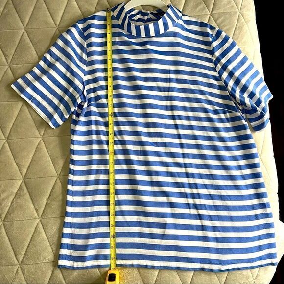 Patriotic & Preppy Banana Republic Blue &White Horizontal Stripe Button Back Top - Picture 4 of 6